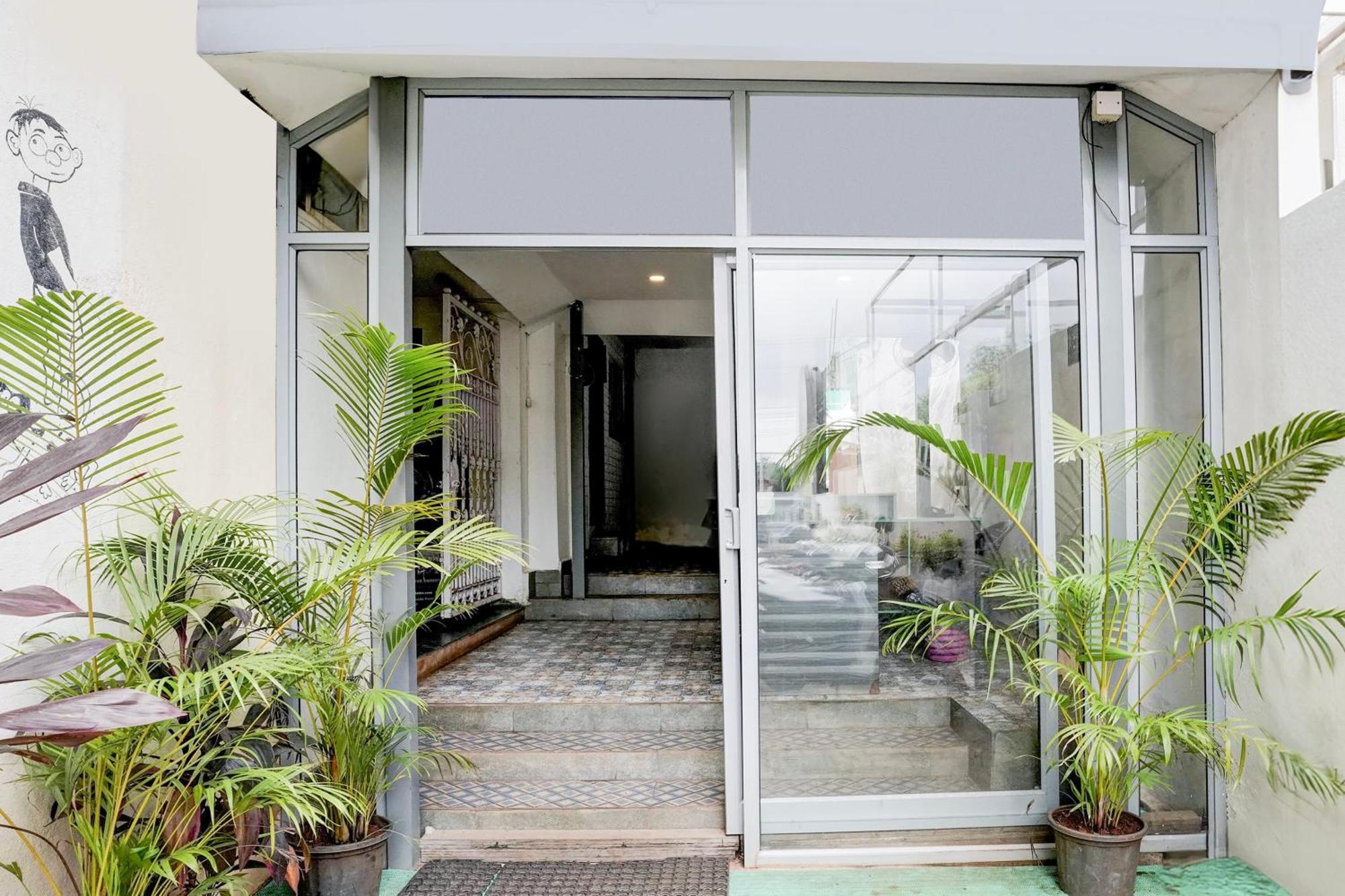 Super Townhouse 坎多林 外观 照片