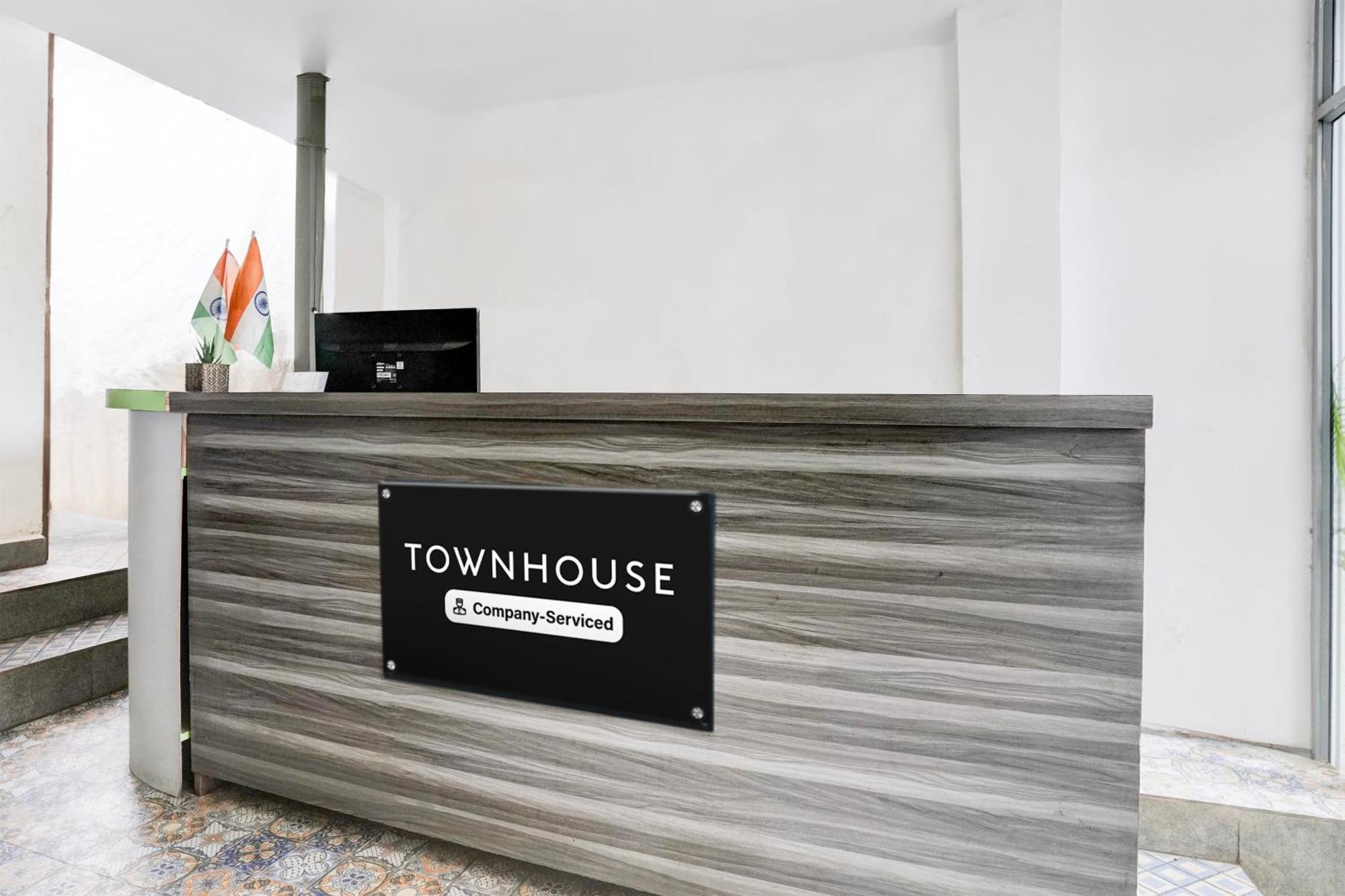 Super Townhouse 坎多林 外观 照片